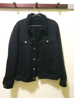 【大幅値下げ！】GU JEANSジャケット 【ブラック】L 状態良好のサムネイル