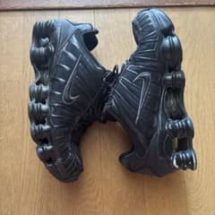 NIKE Shox ブラック スニーカーのサムネイル