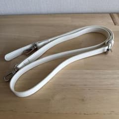 未使用　アイボリー　バックのベルト　肩掛けベルトのサムネイル