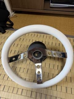 φ35 ディープステアリング 白 鬼かわ‪☆ φ35 ディープステアリング 白 鬼かわ‪☆ - メルカリ‬