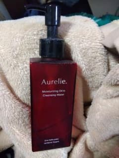 Moisturizing Oil in Cleansing Water - メルカリ