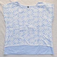 花柄トップスのサムネイル