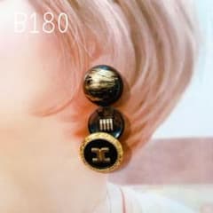 B180…ブラック×ビンテージボタン　イヤリングorピアスのサムネイル