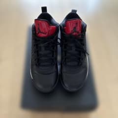 Jordan バスケットボールシューズ ブラック レッドのサムネイル