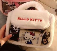 【新品未使用】キティ メイク ポーチ バッグ ポケット付き ハローキティのサムネイル