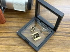 富士フイルムカメラ用のホットシューカバーとシャッターボタンのサムネイル