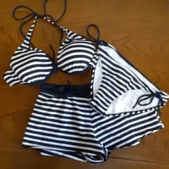 女性用水着のサムネイル