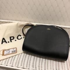椿様専用♡A.P.C. ハーフムーンショルダーバッグ♡エンボス加工のサムネイル