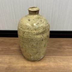 陶器製の花瓶のサムネイル