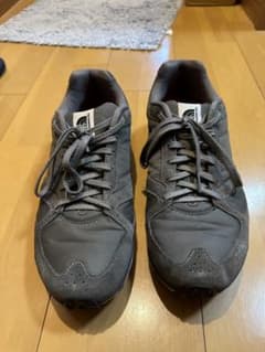 グレー ランニングシューズのサムネイル