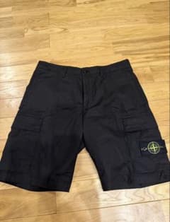 STONE  カーゴショートパンツ W32 ブラック　新品　最安値 STONE ISLAND カーゴショートパンツ W32 ブラック 新品 - メルカリ