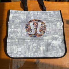 未使用　lululemon ショップバッグのサムネイル