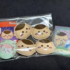 ちいかわくりまんじゅうセット　刺繍缶バッジ2 / ミニチュアおめん /ウエハースのサムネイル