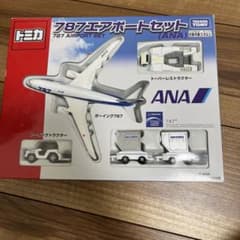 値下げ‼︎タカラトミー トミカギフト 787エアポートセットANAのサムネイル