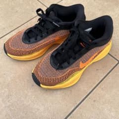 NIKE バスケットボールシューズ オレンジ ブラック　24.5のサムネイル