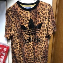 adidas ヒョウ柄Tシャツのサムネイル