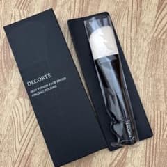 コスメデコルテ　フェイスブラシ　新品未使用のサムネイル