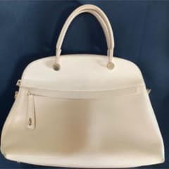 売り切り価格　FURLA フルラ　パイパーのサムネイル