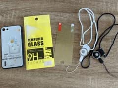 iPhone8 保護ケース と 保護ファイル2点 と 紐掛け2点  5点セットのサムネイル