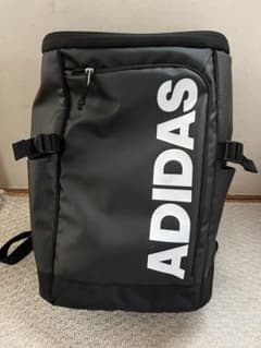 adidas ボックス型リュックのサムネイル