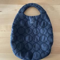 ミナペルホネン　タンバリンエッグバッグ　ネイビー黒のサムネイル