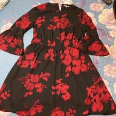 H &M エイチアンドエム　ワンピースのサムネイル