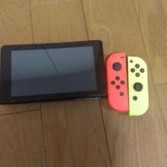 み*ら様 Nintendo Switch 本体 赤/緑 ジャンクおまけジョイコンのサムネイル