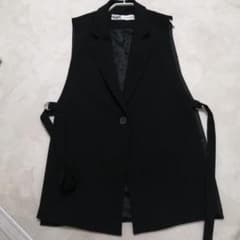 ZARA　サイドスリットベストのサムネイル