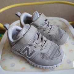 new balance子供靴14.5cmのサムネイル