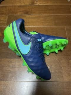 ティエンポレジェンド6 FG 25.5 ナイキ　NIKEサッカースパイクのサムネイル