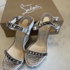 Christian Louboutin スタッズ ウェッジソール サンダル　37のサムネイル