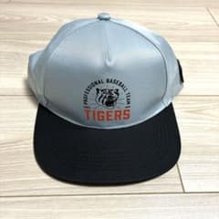 阪神タイガース 2026 京セラドーム 開幕記念キャップ - メルカリ