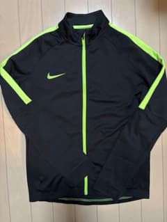 140〜150位　Nike ブラック/ライム ジャケットのサムネイル
