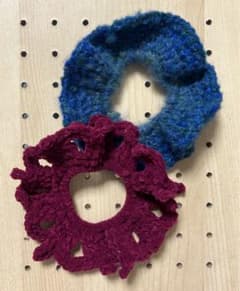 ハンドメイド ニットシュシュ 2点セットのサムネイル