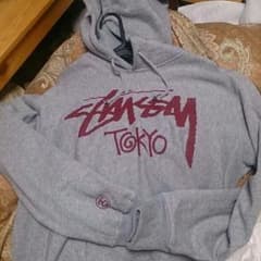STUSSYパーカー。東京限定！のサムネイル