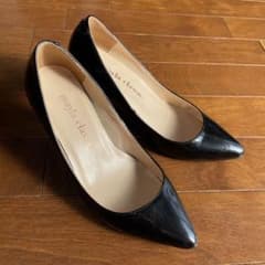 【最終価格】mayla classicブラックパンプス　ハイヒールのサムネイル