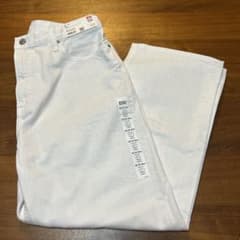 新品未使用　UNIQLO ストレートハイライズジーンズ　32【81.5センチ】のサムネイル