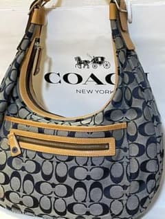 COACH コーチ　ショルダーバックのサムネイル