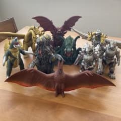 お値下げ】ゴジラフィギュア 9体セット - メルカリ