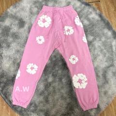 denim tears スエット　ピンク Denim Tears The Cotton Wreath Sweatpants Pink Men's - FW23 - US