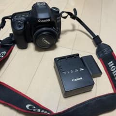 Canon EOS 80D(W) ボディ + EF-S 24mm f2.8のサムネイル