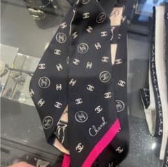 ギフトにぴったり！Chanel シルク スカーフ 黒 ピンク チェック柄