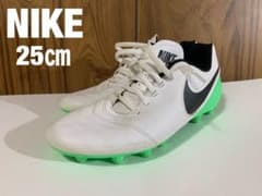 NIKE ナイキ　サッカー　スパイクのサムネイル
