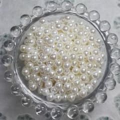 ♡まんまるパール6㎜玉　ホワイト　110個♡穴無しのサムネイル