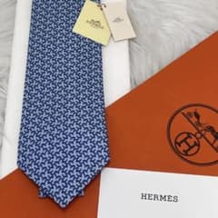 新品✨エルメス HERMES ネクタイ 未使用品 シルク100％ 箱付き - メルカリ
