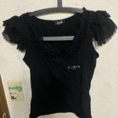 バーレスク調フリル付き黒半袖Tシャツのサムネイル