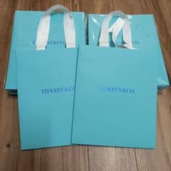 【週末限定値下】ティファニー【現行品】box 紙袋 10個セット極美品 最新現行品 極美品 Tiffany ティファニーショッパー 紙袋10枚 - メルカリ