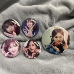TWICE 缶バッジ 5点セットのサムネイル