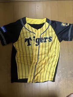 阪神タイガース ユニフォーム イエロー ストライプ2017のサムネイル