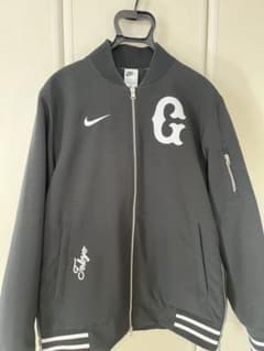 希少 読売ジャイアンツのNIKEグランドコート - メルカリ